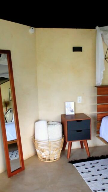 🌄🌿 Todo lo que buscas para desconectarte

Nuestras cabañas ofrecen vistas a las montañas, tina, servicio de restaurante a la habitación, son pet friendly y brindan la privacidad ideal para relajarte en Malinalco. ✨

🌐 Reserva por DM 

#CLAMalinalcoVillas #HotelFloraYFaunaMalinalco #HotelBoutiqueMalinalco #Malinalco #CabañasEnMalinalco #EscapadasCDMX #TurismoEcológico #HotelesEnMalinalco #PuebloMágico
