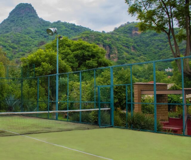 🎾⚽ Diversión para toda la familia.

Casa Canela cuenta con cancha de pádel y cancha de fútbol, ideales para disfrutar con amigos o familia mientras te rodeas de los paisajes naturales de Malinalco.

📩 Reserva por DM y conoce nuestras tarifas especiales.

#CasaCanela #CLAMalinalcoVillas #Malinalco #CasaEnRentaMalinalco #CanchaDePadel #CasaPrivada #EscapadasCDMX
